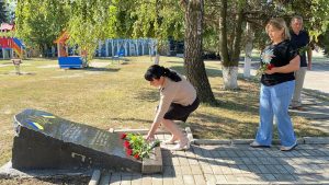 Photo 5278522130159499347 Y