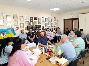 Photo 5298489231255142010 Y