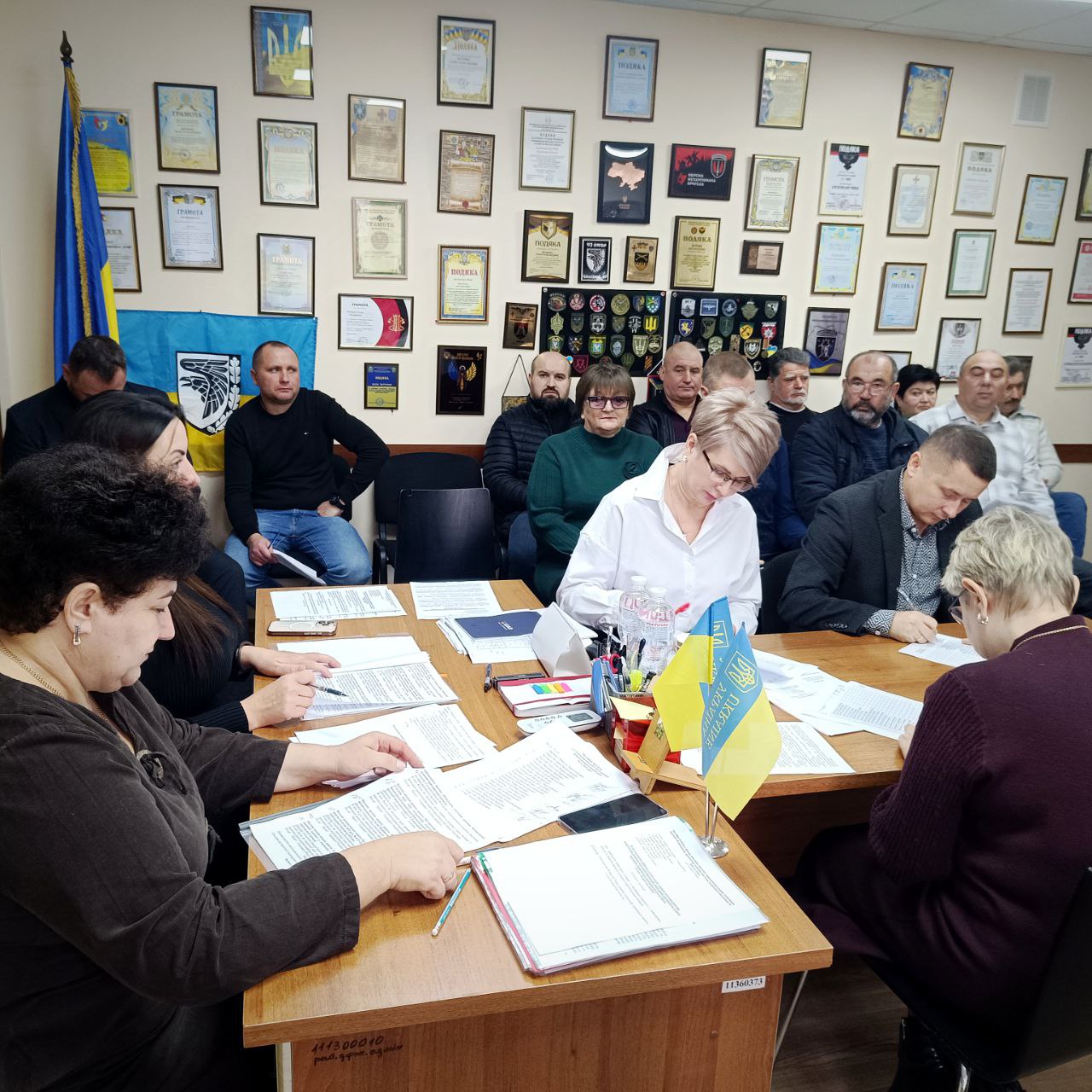 Photo 5303102790638965052 Y