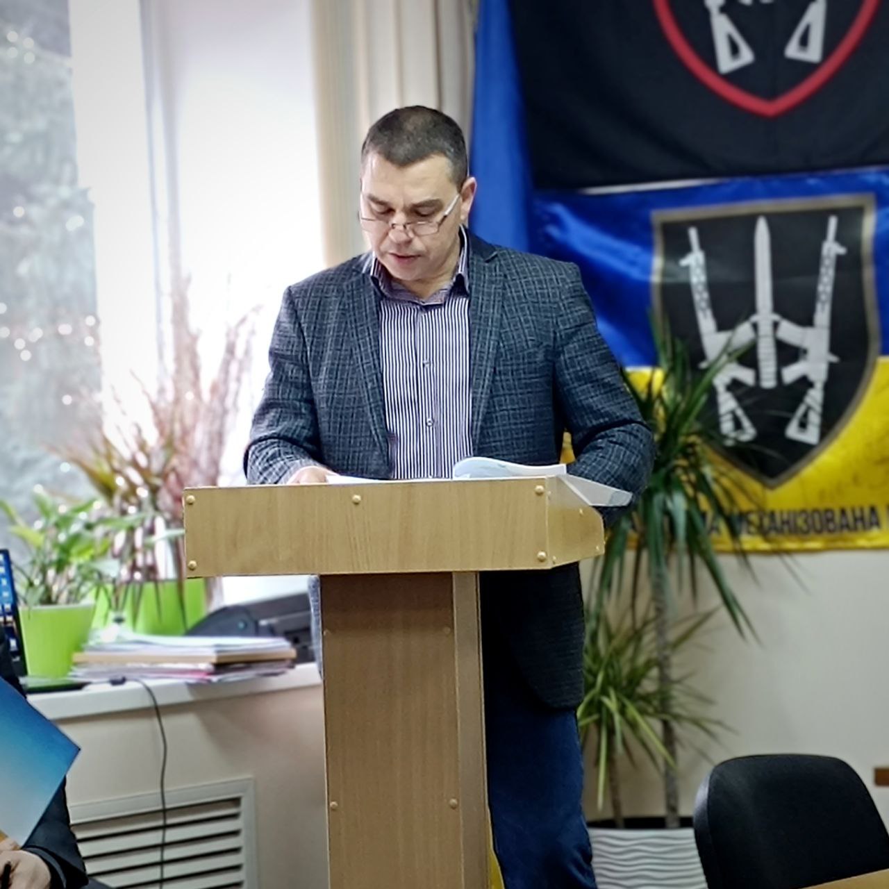 Photo 5303102790638965055 Y