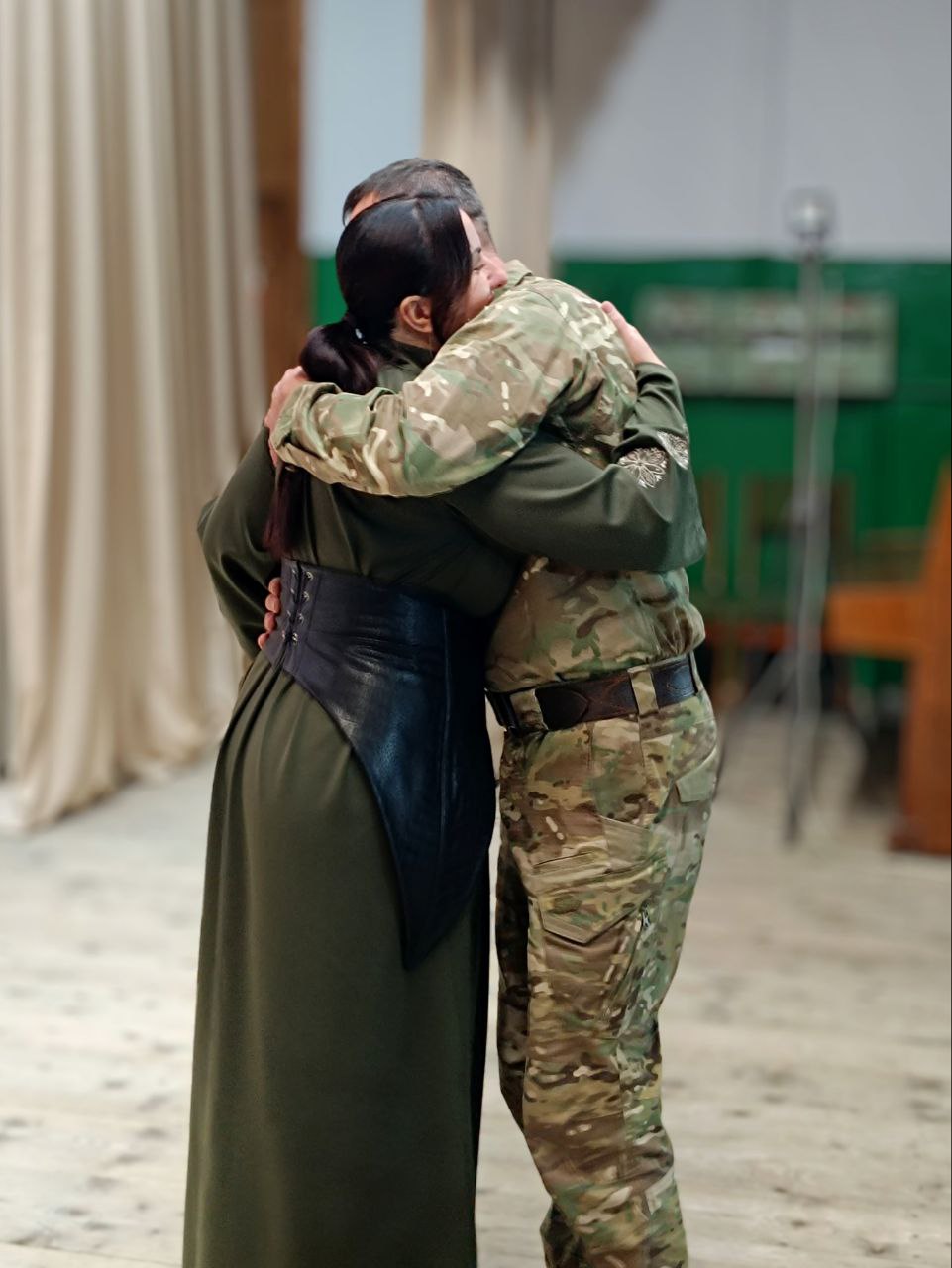 Photo 5303262060911202552 Y