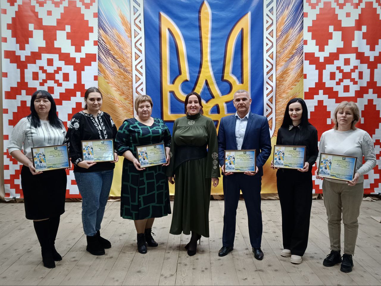 Photo 5303262060911202565 Y