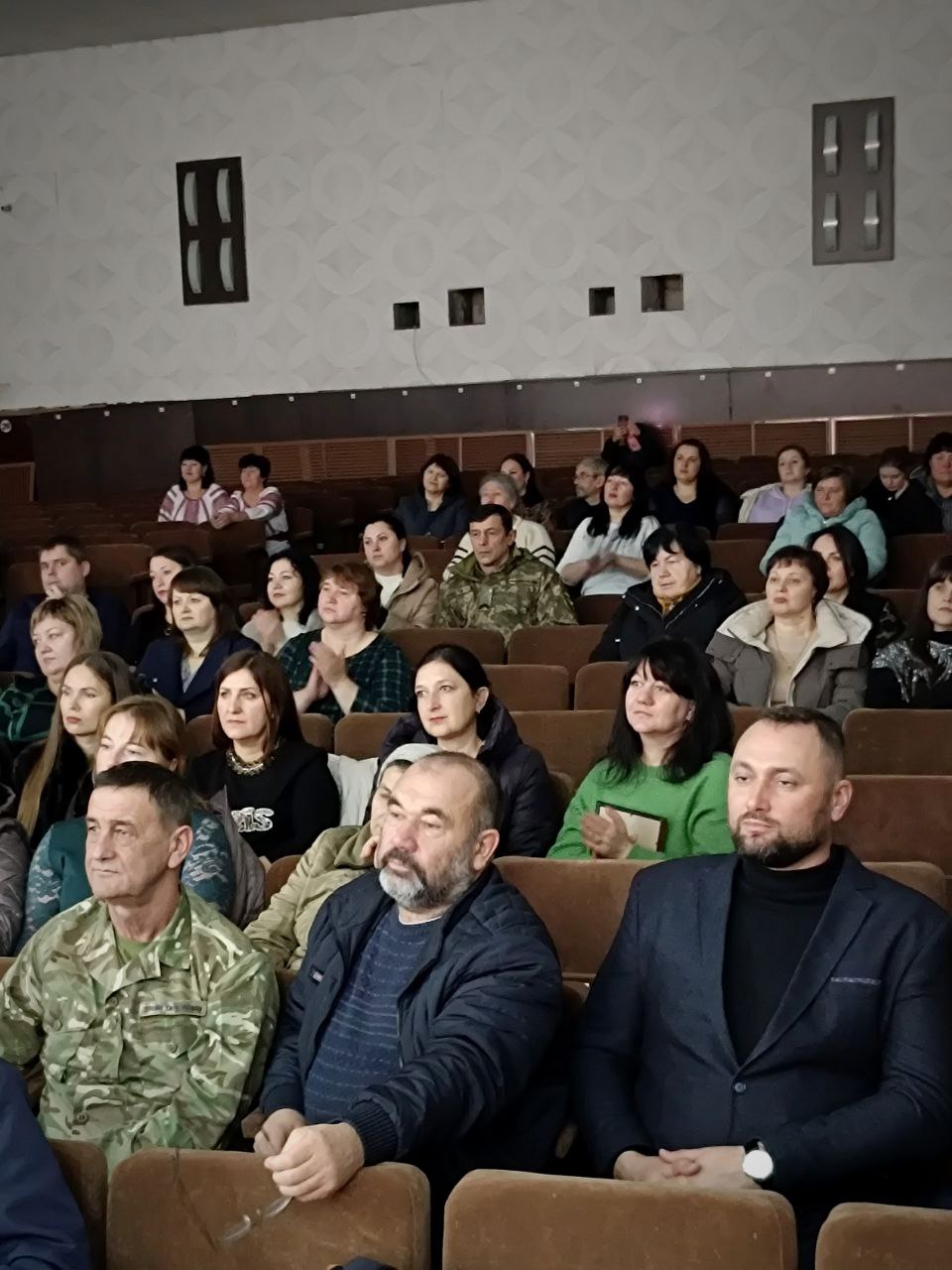 Photo 5303262060911202572 Y