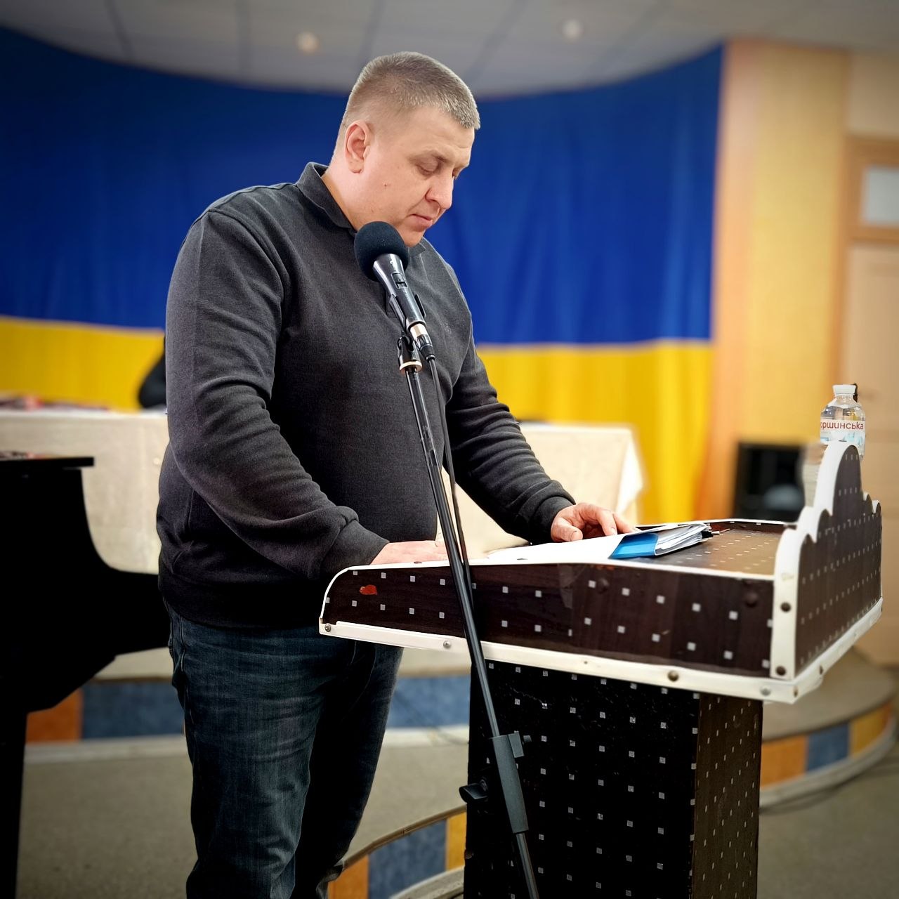 Photo 5341371726635406080 Y